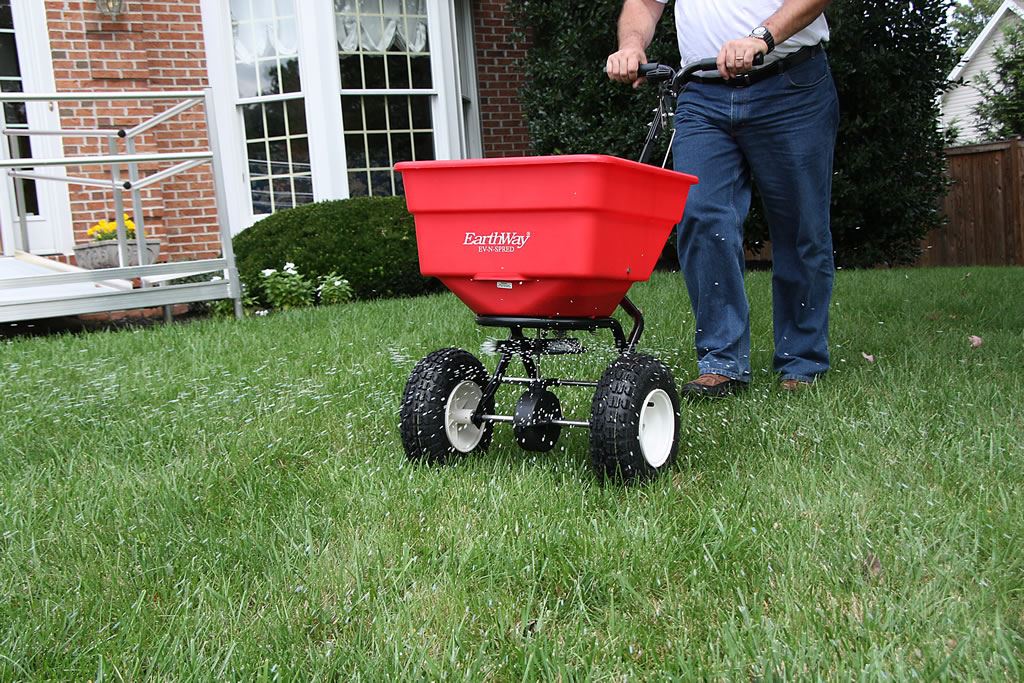 100lb Commercial Broadcast Spreader image 10
