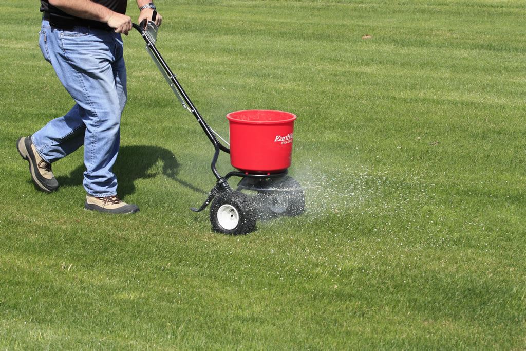 40lb Residential Broadcast Spreader image 11
