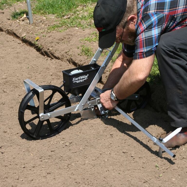 Precision Garden Seeder - EarthWay Products Incorporated